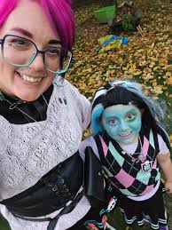 Frankie and Draculaura Halloween costumes