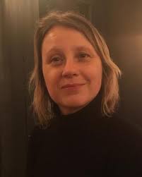 Lisa Dando's Instagram, Twitter & Facebook