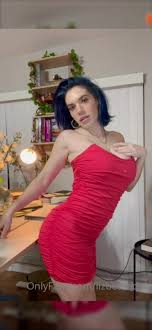 Lizbeth eden showing her ass