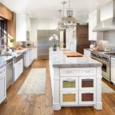 Discover inspiration for your small kitchen remodel or upgrade with ideas for storage, organization, layout and decor. 75 Beautiful Kitchen Pictures Ideas March 2021 Houzz