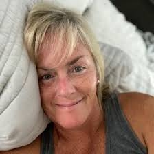 Mia Knight (miaknight)