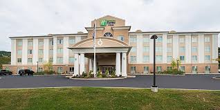 With a location in lancaster, pa., olive garden italian restaurant is a food chain with more than 600 restaurants and a staff of over 77,000 employees. Things To Do In Dickson City Near Holiday Inn Express Suites Dickson City Scranton Hotel