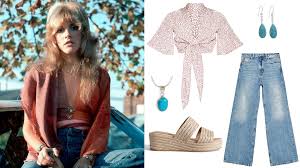While the two creatives didn't know each other on a personal level, that didn't stop the fleetwood mac singer feeling a grave sense of loss after she heard the devastating news that the beatle had been shot down dead outside his new york home in 1980. How To Copy Stevie Nicks Style For The Fleetwood Mac Reunion
