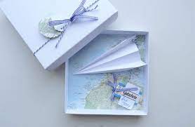 Dann braucht ihr ein paar richtig tolle ideen, mit und weil die zeit oft knapp ist bis zur hochzeit, haben wir euch hier die schönsten ideen zum kaufen oder ruckzuck selber basteln zusammengestellt. Geldgeschenke Verpacken Ideen Fur Jeden Anlass Brigitte De