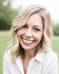 Tara Loftus's Instagram, Twitter & Facebook