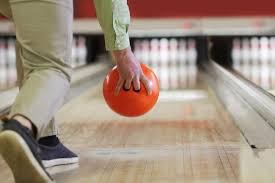 Berikut ini pengertian dan apa yang menjadi penyebab kesalahan bola pegang dalam bola basket. Inti Bowling All Important Core