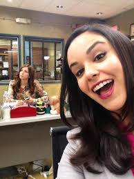 Pregnant chelsea peretti vents in epic twitter rant; Chelsea Peretti On Twitter A Very Happy Birfdoid To The Magical Spirit Melissafumero
