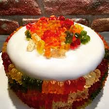 Torte Fur Die Kiga Geburtstagsfeier Haribo Haribotorte Gummibarchen Geburtstagskuchen Geburtstagstorte Leckerkuchen Motivtorten Geburtstagstorte Backen