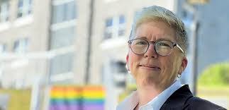 Annette Comeau's Instagram, Twitter & Facebook