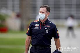 Tapi aku menikmati karena aku juga jatuh cinta dengan wanita cantik idaman hati ini. Bos Red Bull Racing Anggap As Pasar Strategis Buat F1