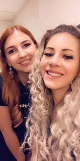 Vandaag is ons chicky 24 geworden wens jou een hele mooie dag Gefeliciteerd  Naomi ❤️🎉