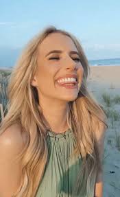 To make a el ristias parody, generate your own original captions to replace the captions in this video clip and reimagine the dialogue. Ihjrmkpoqjurtm