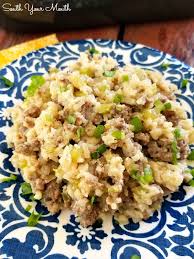 Hamburger Rice Casserole Ground Beef And Rice Baked Together In A Classic Casserole Recipe That S Eas Hamburger Rice Casserole Beef And Rice Hamburger Rice