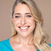 Sarah Pilla's Instagram, Twitter & Facebook