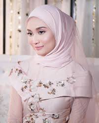 Adira knew all along that she was the adopted child of mrs. Ayda Jebat On Instagram Episod 4 Asalkan Dia Bahagia Harini Jam 7 Malam Di Tv3malaysia Okay Adira Dah Jadi Milik Beautiful Hijab Hijab Fashion Fashion