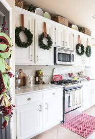 21 Impressive Christmas Kitchen Decor Ideas Feed Inspiration In 2020 Holiday Kitchen Decor Christmas Kitchen Decor Christmas Kitchen