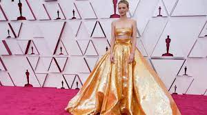 The latest tweets from @oscarsredcarpet Oscars 2021 Das Waren Die Schonsten Outfits Vom Roten Teppich