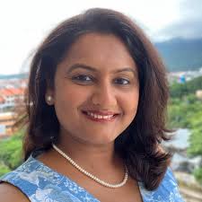 Anna Nicole Smith's mother sues lawyer, Web sites