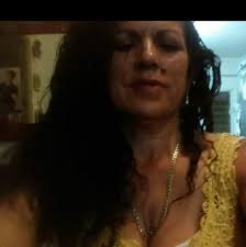 Está pequeñita también nos Necesita 🩷 Mahika , hembra de seis meses  vacunada desparasitada y doble negativo será esterilizada el próximo día  13. Es juguetona sociable cariñosa y muy tragona. Si no