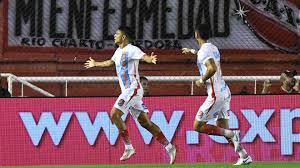 For the last 15 matches, arsenal de sarandi got 5 win, 4 lost and 6 draw with 27 goals for and 24 goals against. Con Un Gran Gol De Leandro Fernandez Independiente Le Empato 1 1 A Arsenal Sobre El Final Infobae