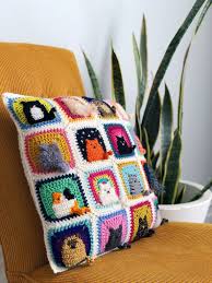crochet a kitty cat granny square pillow so many cats all the cats granny square crochet patterns granny square crochet