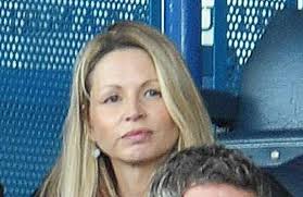 With his hard works and determination mixed with his wife's luck, the player became a legend for newcastle united. Alan Shearer And Wife Spend Week Comforting Gary Speed S Widow Mirror Online