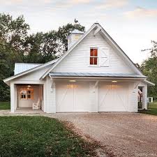 44 Simple Modern Farmhouse Exterior Design Ideas Modern Farmhouse Exterior Garage Exterior Farmhouse Exterior