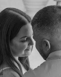 no mistletoe needed 🥹 #engagedcoulle #engagementphotograoher  #miamiphotographer #christmasminis2024 #christmasiiami