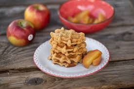 Bio Bauerin Martina Serviert Apfel Griess Waffeln Waffeln Rezept Einfach Waffeln Rezept Rezepte