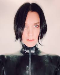 Stompboxing through music history: Actors/Leathers' Shannon Hemmett