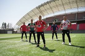 Diese seite enthält eine übersicht aller spiele für den verein la calera in chronologischer reihenfolge im wettbewerb primera división de chile 19/20. Union La Calera Presento Su Nueva Indumentaria Para El 2021 Tres Camisetas Y Dos Escudos G5noticias