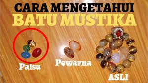 Untuk itu perlu kiranya kami mengetahui apa perbedaan batu kalimaya asli dan palsu secara gamblang. Cara Mengetahui Batu Mustika Asli Atau Palsu By Muhammad Hamdan Alghozali