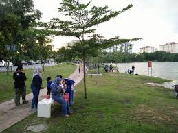 It's a good picnic spot too. Rumah Untuk Disewa Tasik Biru Kundang Property Rentals On Carousell