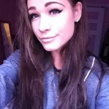 Larissa Cox (@larissacoxx)