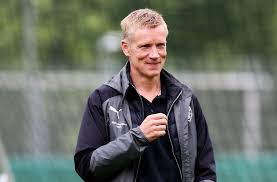 Verheiratet (gudrun), 3 töchter (nadine, nina, lisa) nationalität: Badstuber Ziehvater Hermann Gerland Der Vfb Hat Einen Riesenfang Gemacht Vfb Stuttgart Stuttgarter Zeitung