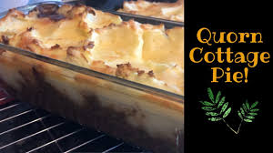 La tendance actuelle est d'appeler shepherd's pie le mets préparé avec de la viande de mouton ou d'agneau 11, semblant suggérer qu'à l'origine les bergers étaient concernés par les ovins 12 et non par les bovins 13, 14. Quorn Cottage Pie Vegetarian Cottage Pie Recipe Cook With Me Youtube