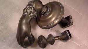 Grand Heurtoir De Porte Ancien Complet Eur 249 00 Superbe Marteau De Porte Ancien Xix Representant Une Main Ba Heurtoir De Porte Portes Anciennes Portes