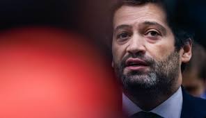 Ventura apedrejado por manifestantes em Setúbal