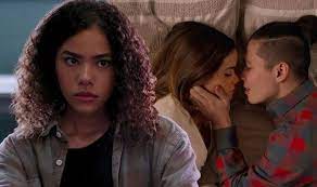 Ginny and georgia features a tense love triangle but who does ginny end up with by the end of season 1? Ginny And Georgia Ginny And Hunter Split For Good As Star Teases Heartbreak Tv Radio Showbiz Tv Express Co Uk