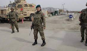 Trt haber ekibi, o havalimanına giderek türk askerinin çalışma koşullarını ve günlük yaşamını görüntüledi. Mxrr Zvubo3kum