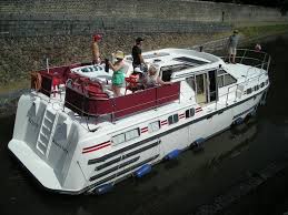 Au carrefour de l'erdre, de la vilaine et du canal de nantes à brest, découvrez les charmes de la bretagne intérieure ! Aqua Fluvial Location Bateau Sans Permis Sur Le Canal Du Nivernais Bateau Habitable Sans Permis Peniche Sans Permis Adonis Tarpon 42