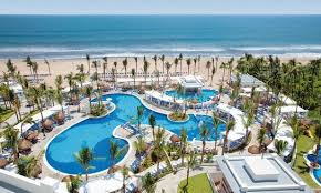The Riu Emerald Bay Offers All Inclusive Mazatlan Honeymoon Vacation And Wedding Packages On Playa Brujas The Archi Mexico Hotels Best All Inclusive Vacations