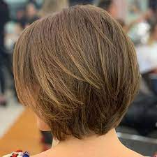 Haarschaum auf den ansatz und kopfüber trocken föhnen ist die beste stylingmöglichkeit bei einer bob frisur mit feinem haar. Pin On Bob Frisuren