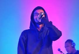 Kecintaannya pada musik asal amerika serikat ini bermula dari kesenangannya bermain breakdance. 5 Artis Hip Hop Indonesia Yang Wajib Kamu Dengar Sekarang Juga