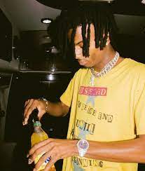 Pin By Abril Alonso On Um Yellow Aesthetic Rap Wallpaper Hip Hop Art