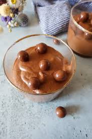 Mousse Au Chocolat De Pierre Herme Une Recette De Chef Facile Mousse Au Chocolat Mousse Au Chocolat Facile Mousse Au Chocolat Maison