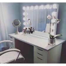 There are two primary types of vanity lighting that you can (and should) layer with a ceiling fixture for optimal illumination of a room that's often windowless. Makeup Vanity Table With Lights You Ll Love In 2021 Visualhunt