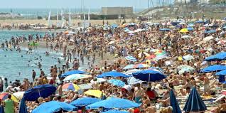 Hotels mit spitzenbewertungen an der costa barcelona. Kein Bikini In Der Innenstadt Barcelona Wird Spiessig Taz De