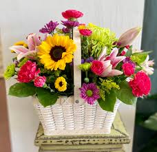 Located in the indiana design center 200 rangeline road, suite 120b carmel, in fresh flower and gift basket local deliveries complimentary delivery on orders $60+. Beautiful Basket In Carmel Ny Carmel Flower Shop Inc