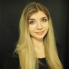 Emily Oneill's Instagram, Twitter & Facebook